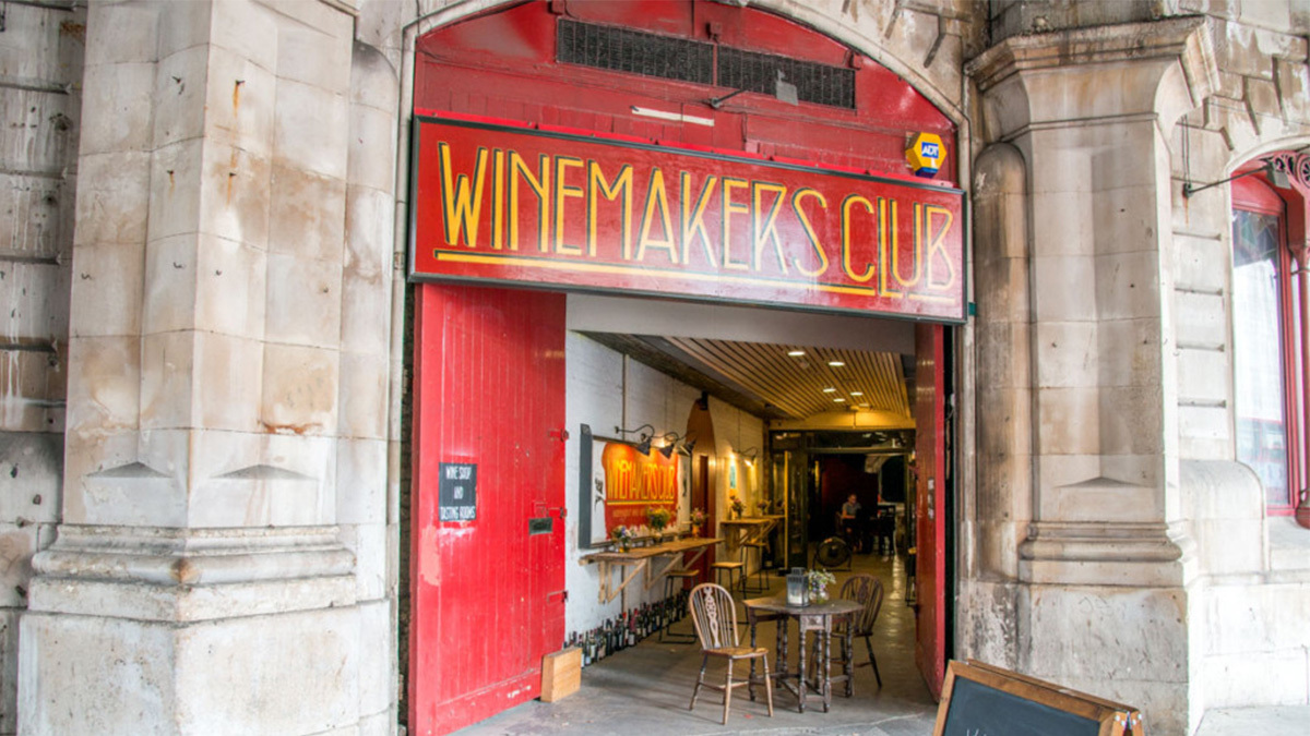 The Future Decanted: Wine Pairing with an AI Twist